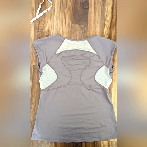 Lululemon cap‎ sleeve top with mesh cut outs lavender see picture for sizing - Picture 1 of 8